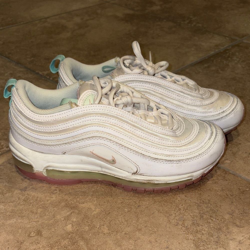 Nike Air Max 97 in White and Pink
